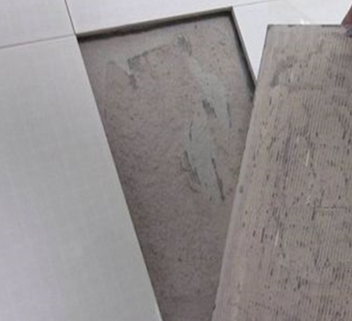 上海市瓷砖空鼓维修公司分享瓷砖铺贴时如果打浆（即涂抹在瓷砖背面和基层上的砂浆或瓷砖胶）过少，会带来以下问题